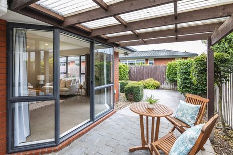 Photo of property in 1/129 Avonhead Road, Avonhead, Christchurch, 8042