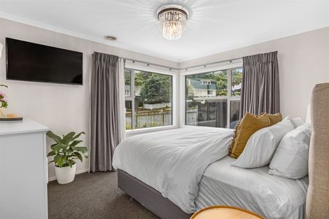 Photo of property in 56 Gloaming Hill, Titahi Bay, Porirua, 5022