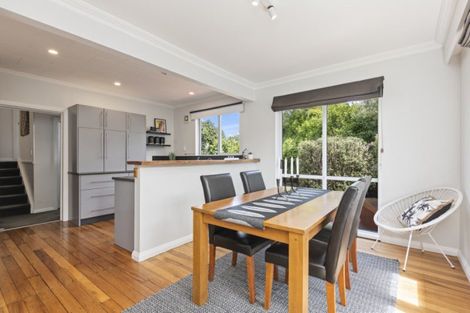 Photo of property in 6 Hughes Avenue, Hokowhitu, Palmerston North, 4410