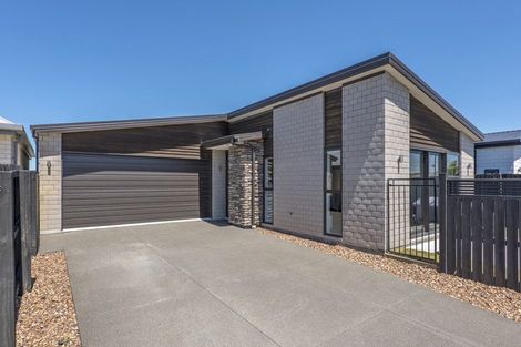 Photo of property in 10 Lussa Close, Broomfield, Christchurch, 8042