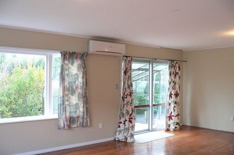 Photo of property in 21 Saint Edmund Crescent, Tawa, Wellington, 5028