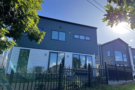 Photo of property in 2 Mariri Road, Kelburn, Wellington, 6012