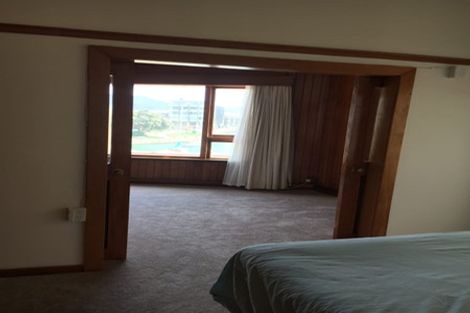 Photo of property in 82 Oriental Parade, Oriental Bay, Wellington, 6011