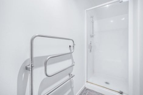 Photo of property in 2/3 June Place, Hamilton East, Hamilton, 3216