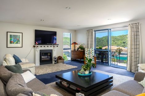 Photo of property in 12 Ranui Street, Waikawa, Picton, 7220