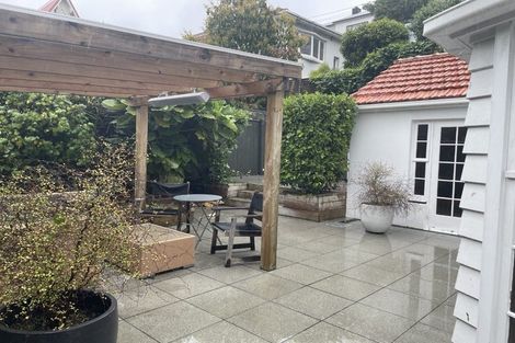 Photo of property in 317 The Terrace, Te Aro, Wellington, 6011
