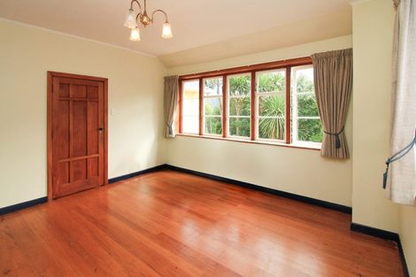 Photo of property in 7 Kaihuia Terrace, Northland, Wellington, 6012