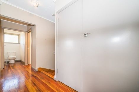 Photo of property in 17 Swansea Street, Hokowhitu, Palmerston North, 4410