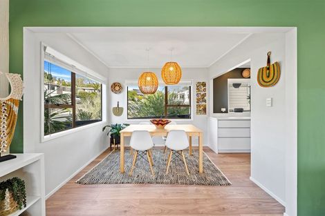 Photo of property in 82 Oaktree Avenue, Browns Bay, Auckland, 0630