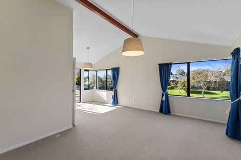 Photo of property in 2 Judena Place, Pukete, Hamilton, 3200