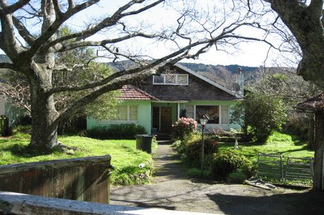 Photo of property in 10 Coast Road, Wainuiomata, Lower Hutt, 5014