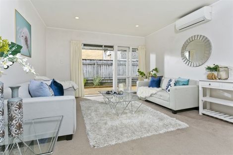 Photo of property in 2/7 Richards Avenue, Forrest Hill, Auckland, 0620