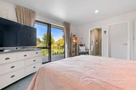 Photo of property in 68 Omana Avenue, Shelly Beach, Helensville, 0874