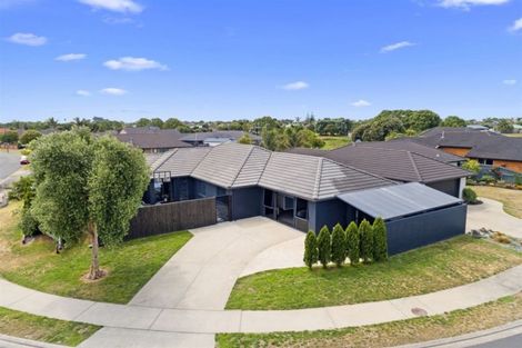 Photo of property in 18 Carrington Drive, Papamoa Beach, Papamoa, 3118