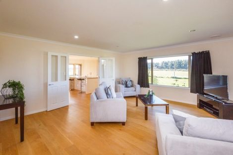 Photo of property in 1061 Taonui Road, Colyton, Feilding, 4775