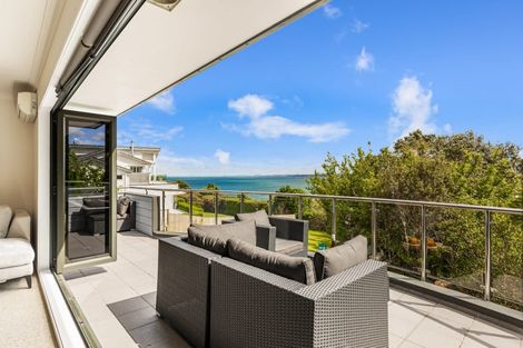 Photo of property in 65 Roberts Road, Matakatia, Whangaparaoa, 0930