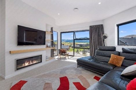 Photo of property in 86 Jacks Point Rise, Jacks Point, Queenstown, 9371