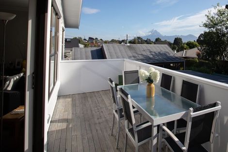 Photo of property in 32 Lismore Street, Strandon, New Plymouth, 4312