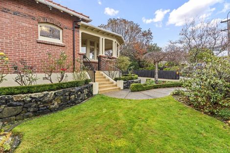 Photo of property in 241 Bay View Road, Saint Clair, Dunedin, 9012