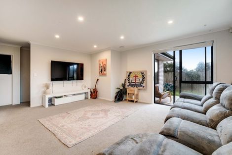 Photo of property in 82a Finlayson Avenue, Clendon Park, Auckland, 2103