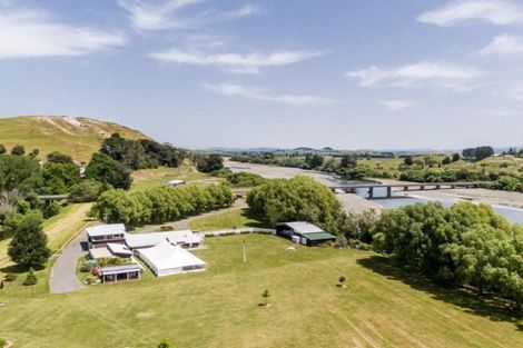 Photo of property in 797 Pourerere Road, Omakere, Waipawa, 4271