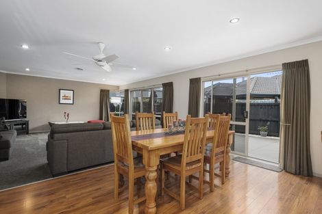 Photo of property in 32 Popata Close, Papamoa Beach, Papamoa, 3118