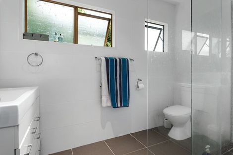 Photo of property in 1/57 Aeroview Drive, Beach Haven, Auckland, 0626