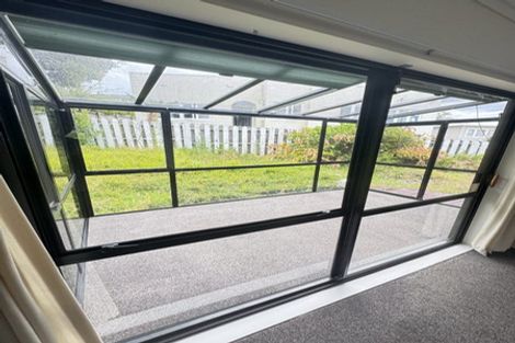 Photo of property in 2/2 Aorangi Place, Birkenhead, Auckland, 0626