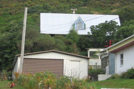 Photo of property in 117 Happy Valley Road, Owhiro Bay, Wellington, 6023