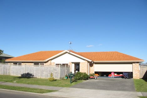 Photo of property in 8 Ashmere Lane, Weymouth, Auckland, 2103