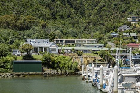 Photo of property in 4k Rutland Street, Picton, 7220