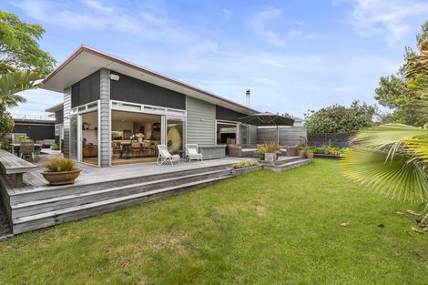 Photo of property in 204 Achilles Avenue, Whangamata, 3620