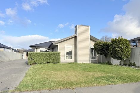 Photo of property in 82 Mcmahon Drive, Aidanfield, Christchurch, 8025