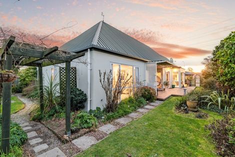 Photo of property in 46 Westgrove Avenue, Avonhead, Christchurch, 8042