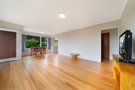 Photo of property in 2/7 Windermere Crescent, Blockhouse Bay, Auckland, 0600