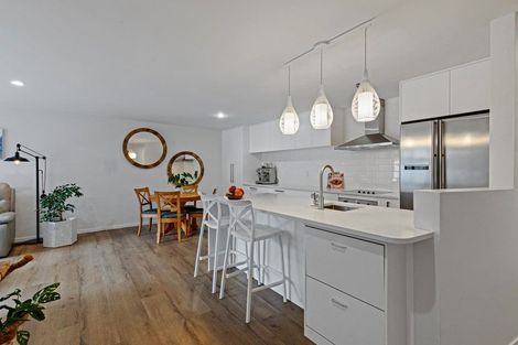 Photo of property in Bay Palms Apartments, 3/30a Bute Road, Browns Bay, Auckland, 0630
