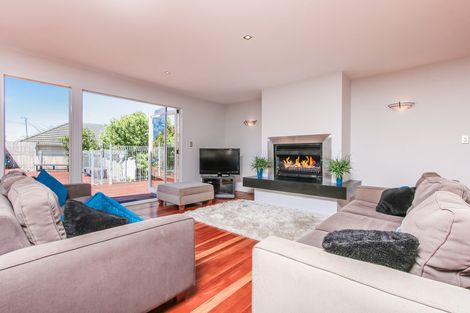 Photo of property in 6 Parker Avenue, New Lynn, Auckland, 0600