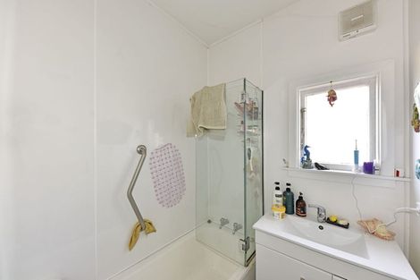 Photo of property in 25 Hargood Street, Woolston, Christchurch, 8062