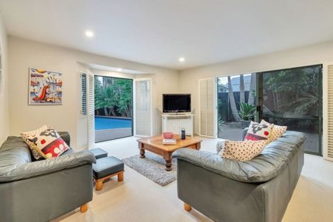 Photo of property in 12 Waipuia Place, Greenhithe, Auckland, 0632