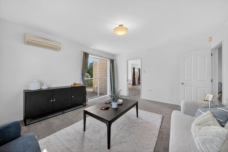 Photo of property in 31 Willowview Drive, Redwood, Christchurch, 8051