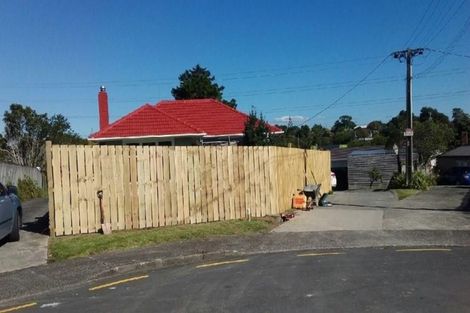 Photo of property in 32a Toru Street, Te Atatu Peninsula, Auckland, 0610