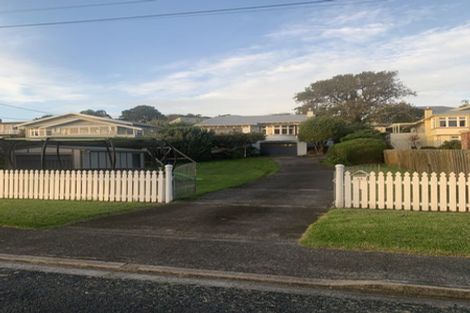 Photo of property in 32 Wairoa Road, Narrow Neck, Auckland, 0624