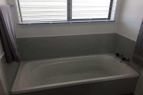 Photo of property in 228 Gravatt Road, Papamoa Beach, Papamoa, 3118