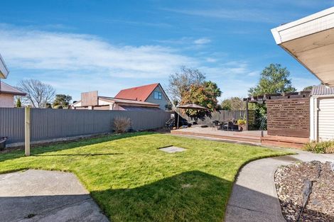 Photo of property in 16 Kruse Place, Redwood, Christchurch, 8051