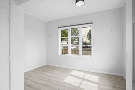 Photo of property in 2 Old Farm Road, Hamilton East, Hamilton, 3216