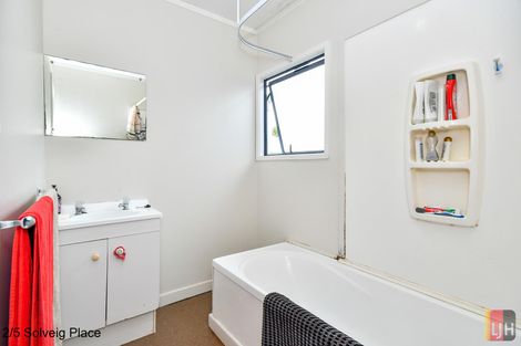 Photo of property in 1/5 Solveig Place, Randwick Park, Auckland, 2105