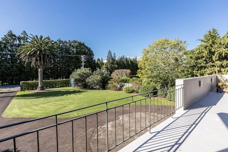 Photo of property in 873 Waitakere Road, Kumeu, 0891