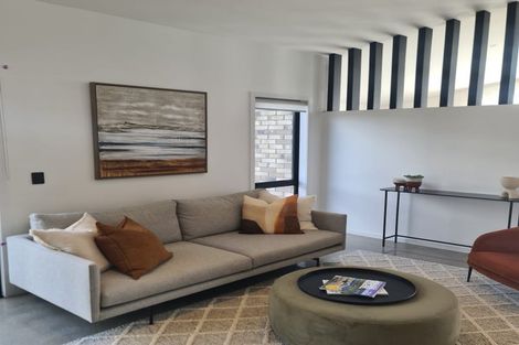 Photo of property in 100 Metoriti Crescent, Karaka, 2124