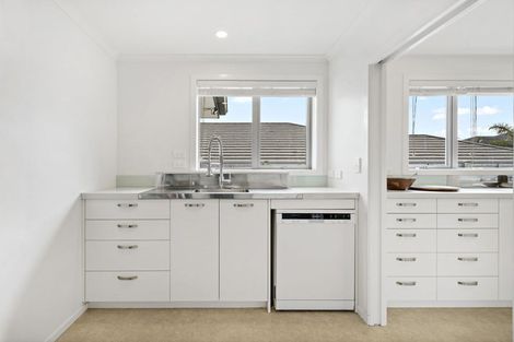 Photo of property in 21 Eric Farley Drive, Kumeu, 0810