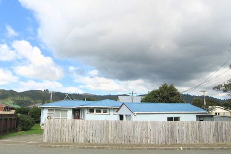 Photo of property in 12 Granville Street, Silverstream, Upper Hutt, 5019